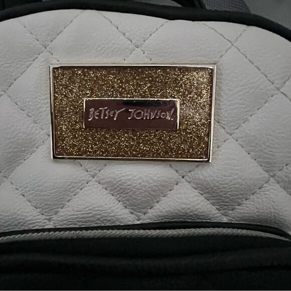 Betsey Johnson Black/White Quilted Mini Backpack NWOT! - Picture 3 of 9